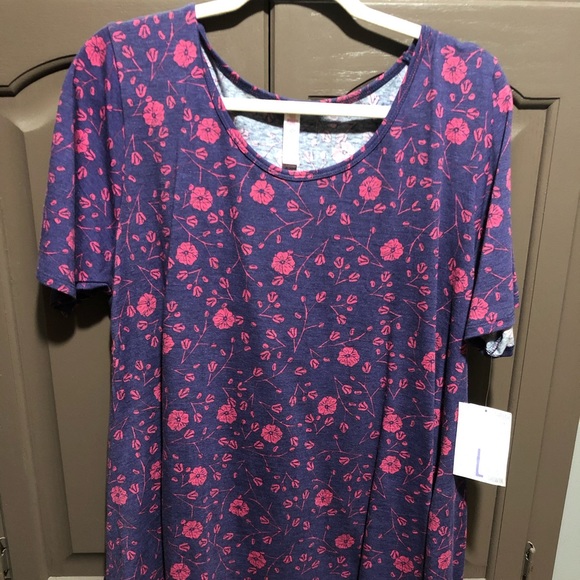 Large LuLaRoe perfect T with tags. - Picture 1 of 1